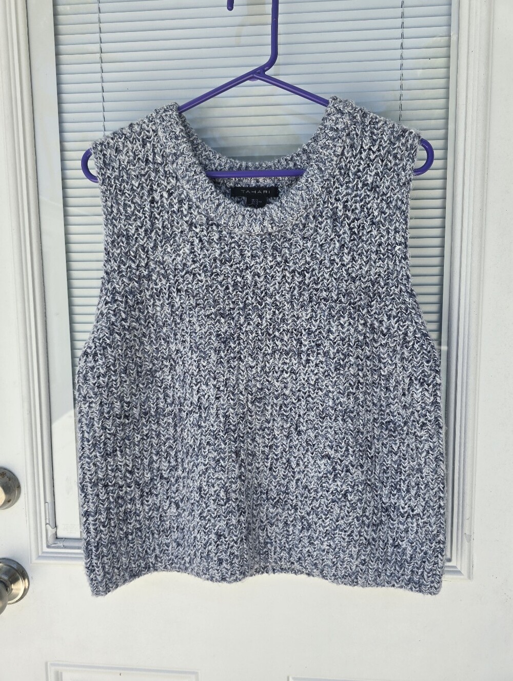Tahari Chunky Knit Sleeveless Sweater Vest - Gray/White XL